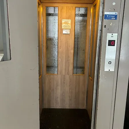 Superbe T3 Climatise - Centre Historique - Vue Port De Plaisance - Balcon - Wifi - 5e Avec Ascenseur טולון