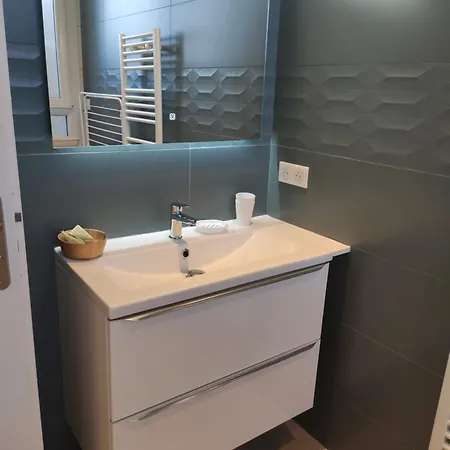 Superbe T3 Climatise - Centre Historique - Vue Port De Plaisance - Balcon - Wifi - 5e Avec Ascenseur * טולון